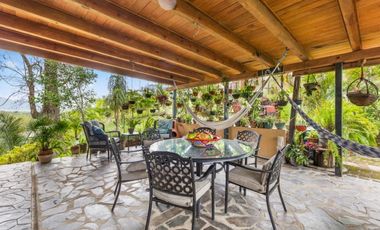 Casa Eva, El Tuito