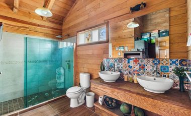 Casa Eva, El Tuito