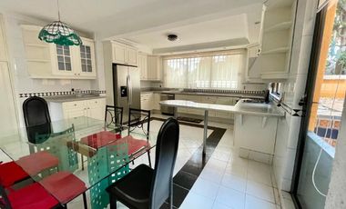 VENDO CASA EN LOMAS DE TECAMACHALCO