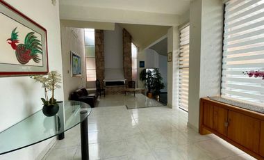 VENDO CASA EN LOMAS DE TECAMACHALCO