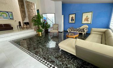 VENDO CASA EN LOMAS DE TECAMACHALCO