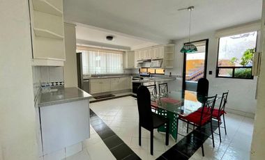 VENDO CASA EN LOMAS DE TECAMACHALCO