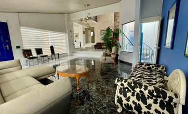 VENDO CASA EN LOMAS DE TECAMACHALCO