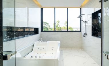 5 Bedroom Villa for sale in San Na Meng, Chiang Mai