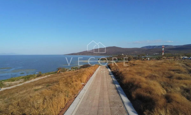 TERRENO FRENTE A LAGO DE CHAPALA EN TUXCUECA, JALISCO