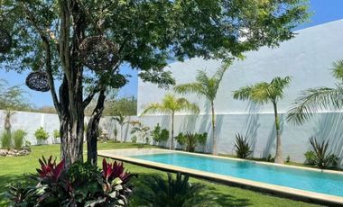 Casa en Venta en Privada CHAACTUN, Chablekal con Paneles Solares