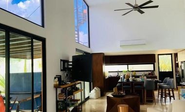 Casa en Venta en Privada CHAACTUN, Chablekal con Paneles Solares