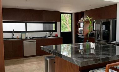 Casa en Venta en Privada CHAACTUN, Chablekal con Paneles Solares