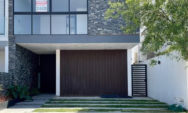 Casa  en Venta  Bosques Vallarta, Zapopan, Jal