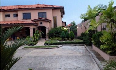 ALQUILO CASA REMODELADA EN PH VERSALLES -(4)