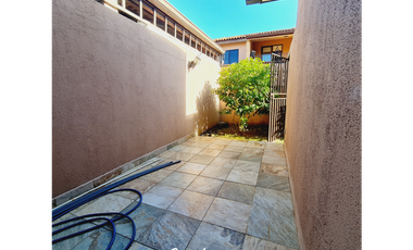 ALQUILO CASA REMODELADA EN PH VERSALLES -(4)