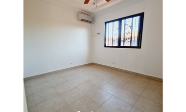 ALQUILO CASA REMODELADA EN PH VERSALLES -(4)