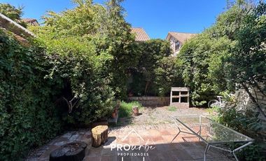 Casa en Arriendo en Amplia casa en el corazón de Vitacura. Alejandro Serani - La Llaveria. Colegio Sagrados Corazones de Manquehue