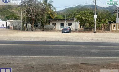 Se vende casa cerca de Las Varas