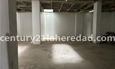 ARRIENDO LOCAL COMERCIAL CON BODEGA EN LA CEJA.  Código 130563