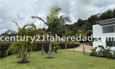 RENTA DE CASA FINCA AMOBLADA RETRO.  Código 130512