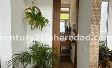 RENTA DE CASA FINCA AMOBLADA RETRO.  Código 130512