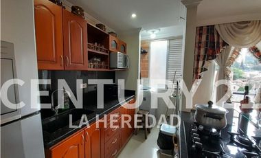 Apartamento en venta en Sabaneta sector Villa del Carmen