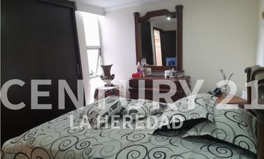 Apartamento en venta en Sabaneta sector Villa del Carmen