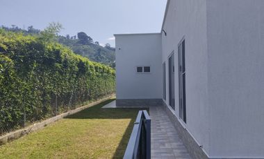 CASA EN VENTA VIA CHINCHINA- PALESTINA.