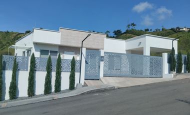 CASA EN VENTA VIA CHINCHINA- PALESTINA.