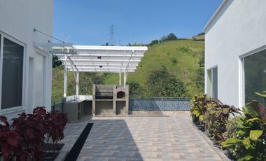 CASA EN VENTA VIA CHINCHINA- PALESTINA.