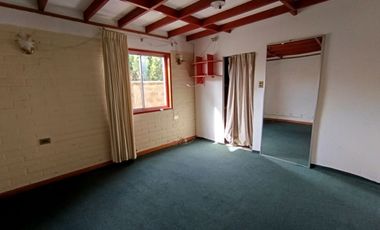 AMPLIA CASA CENTRO DE CALERA DE TANGO