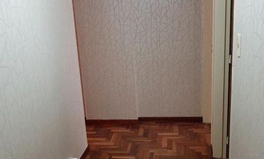 SEMIPISO 5 AMBIENTES c/ COCHERA- ZONA CENTRO