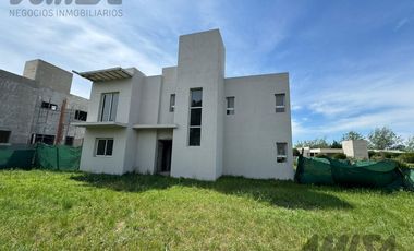 Casa 3 dormitorios en construcción en Puerto Roldan - FINANCIACIÓN - PROPIEDADES EN PARTE DE PAGO