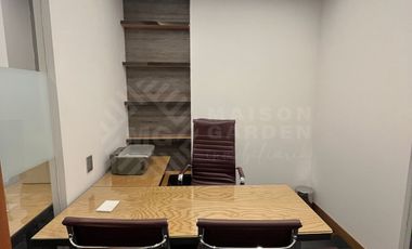 Oficinas en Renta o Venta en Plaza Antigua I, con sala de juntas y cafetería