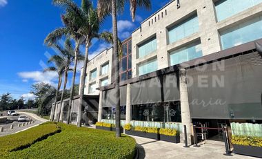 Oficinas en Renta o Venta en Plaza Antigua I, con sala de juntas y cafetería