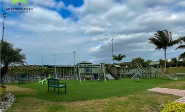 TERRENO EN URBANIZACIÓN MARINA BLUE- MANTA