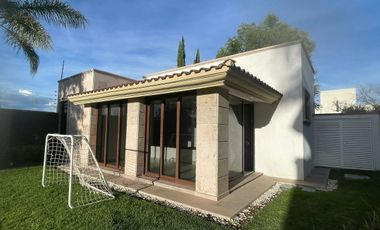 Casa en venta en Residencial Santa Paulina