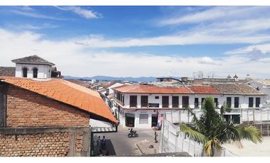 LUXA ARRIENDA APARTAESTUDIO CENTRO HISTORICO. CON SERVICIOS.2. PISO