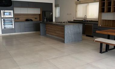 HERMOSA CASA EN RENTA EN LOS TIGRES NUEVO VALLARTA