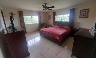 Vendo casa en Villa de Los Santos.