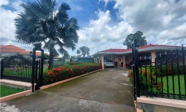 Vendo casa en Villa de Los Santos.