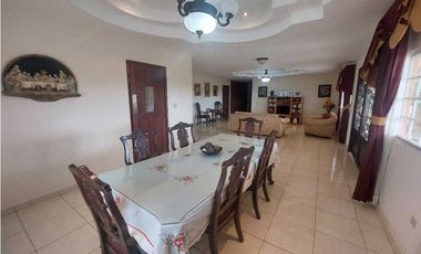 Vendo casa en Villa de Los Santos.