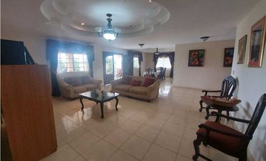 Vendo casa en Villa de Los Santos.