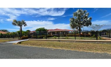 Vendo casa en Villa de Los Santos.