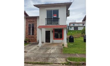 SE ALQUILA HERMOSA CASA