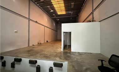 ALQUILER BODEGA 286M2 LAS MAÑANITAS AEROPUERTO COMMERCIAL PARK III MC