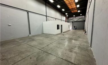 ALQUILER BODEGA 286M2 LAS MAÑANITAS AEROPUERTO COMMERCIAL PARK III MC