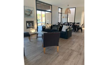 VENTA CASA PINAMAR COSTA ESMERALDA 4 DORMITORIOS