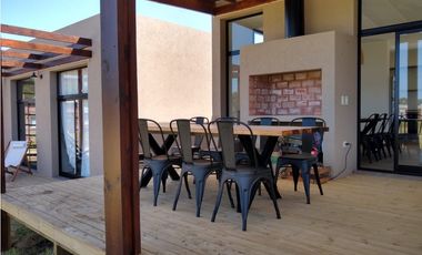 VENTA CASA PINAMAR COSTA ESMERALDA 4 DORMITORIOS