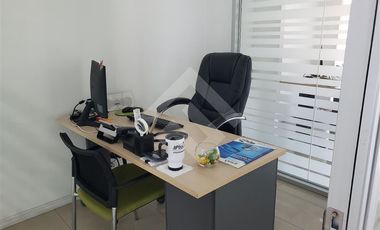 Oficina en Arriendo en Apoquindo / Rosario Sur