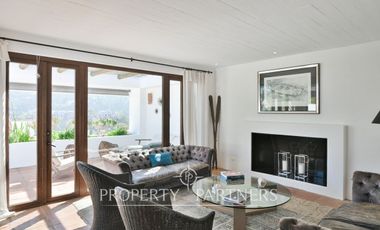 Casa en exclusivo condominio La Pedrera con vista al mar.