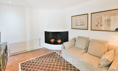 Casa en exclusivo condominio La Pedrera con vista al mar.