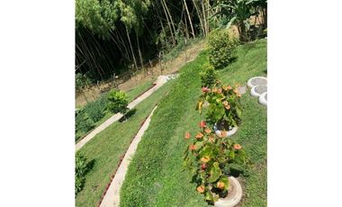 VENTA AMPLIA Y CÓMODA CASA  EN  SANTA ROSA DE CABAL (RISARALDA)