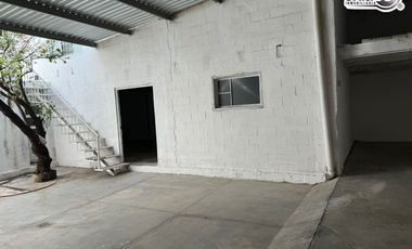 Renta Local Comercial con Bodegas